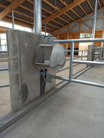 Suevia Doppel-Ventiltrogtraenke Mod. 520, Art.-Nr. 130.0520, aus Edelstahl