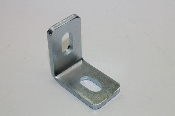 Tyco Montagewinkel 90° 2-Loch, 45x45x30 x 4 mm, verz., zu Schiene 30mm