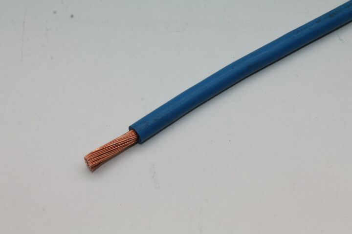 Aderleitung HO7V-K 16 mm² hellblau  15,4  (Zuschnitt)