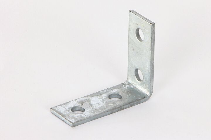 Tyco Montagewinkel 90° 4-Loch, 104x89x40x6mm, verz., zu Schiene 41mm