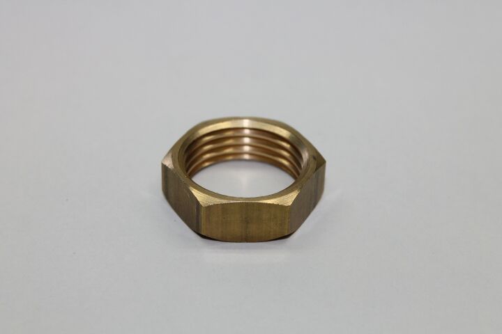 Suevia 6kt.-Mutter R 1/2", Messing, Nr. 102.0547 zu Mod. 92R/130P/170/340/1100