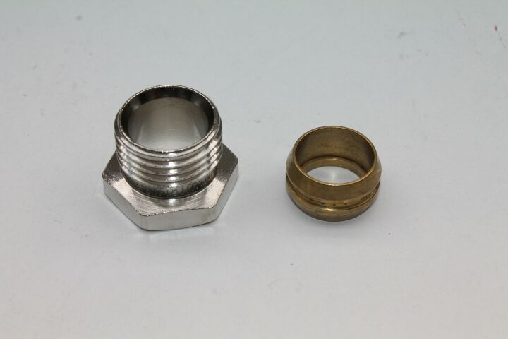 Heimeier Klemmverschraubung vernickelt, für Cu- u. Stahlrohr 15 mm und Rp 1/2 IG