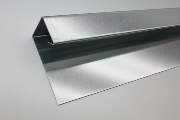 Titanzink-U-Profil, walzblank, Zuschnitt: 150 x 0.70 mm, 3 Kantungen, L: 2m