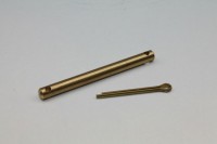 Suevia Achse mit Splinten, Messing, Nr. 102.0612 zu Mod. 560/590/671/WT.. Suevia Achse mit Splinten, Messing, Nr. 102.0612 zu Mod. 560/590/671/WT..