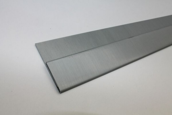 Titanzink-Fussblech, RZ vorbewittert, Zuschnitt: 125 x 0.70 mm, 2 Kantungen, L: 2m