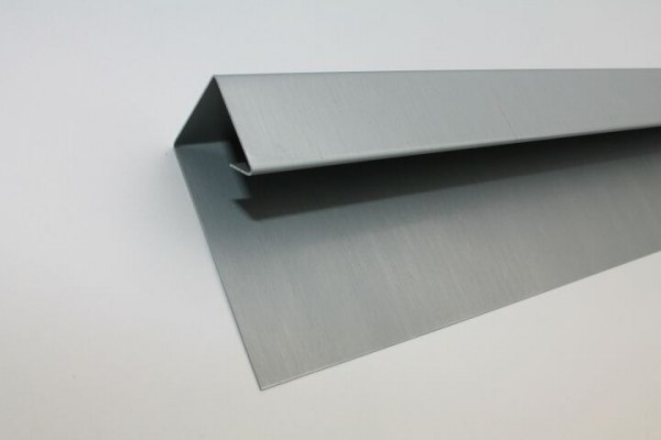 Titanzink-U-Profil, RZ vorbewittert, Zuschnitt: 150 x 0.70 mm, 3 Kantungen, L: 2m | Zink-Profile ...